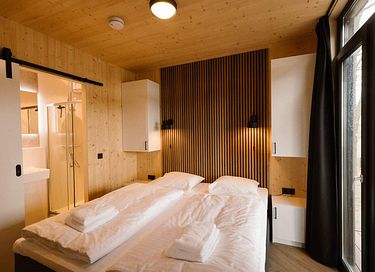 Luxuriöse Wellness Lodge mit Jacuzzi - 18
