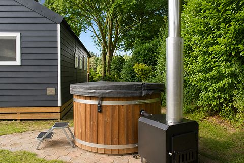 Chalet met privé hottub aan de speelvijver - 2