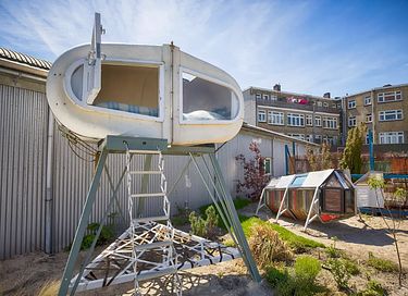 Slapen op hoogte in een design object - 6
