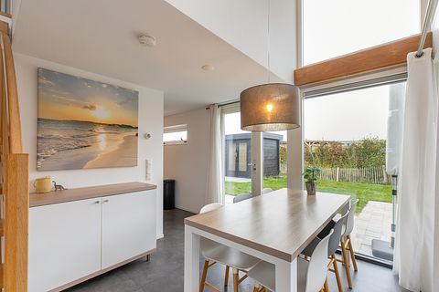 Comfortable family home on the coast - 4