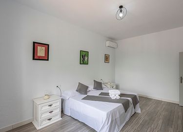 Vakantiehuis met veel ruimte en mooi zwembad - 12