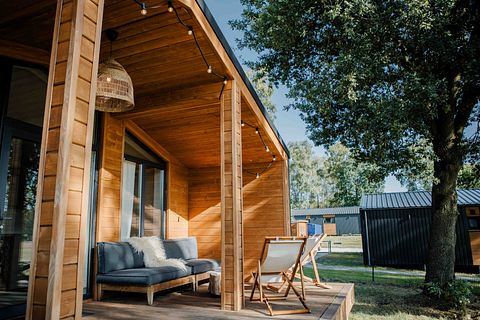 Cottage avec jacuzzi et vue sur un lac - 4