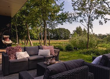 Designer cabin overlooking a river - 9