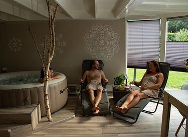 Sauna en jacuzzi in Tiny House/Vakantiehuisje - 14