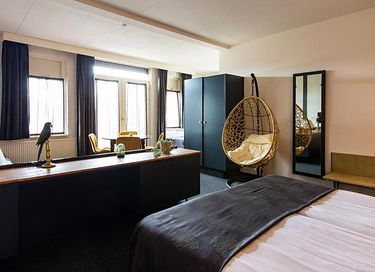 Hotel aan de gracht in historisch Dokkum - 7