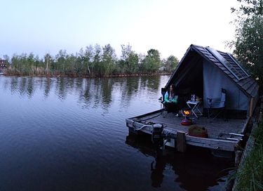 Slapen op een vlot op de Loosdrechtse plassen - 25