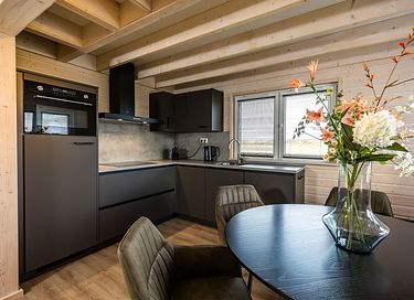 Detached vacation home with veranda - 5