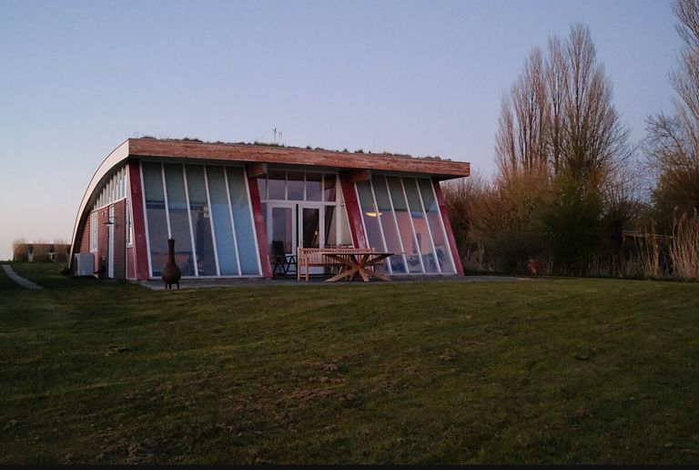 Grasdakwoning met uitzicht over Reitdiep   - 1
