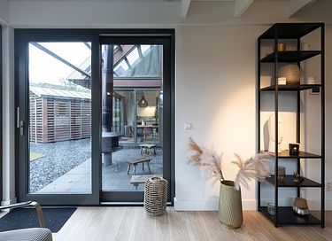 Luxury holiday home & wellness close to sea - 8