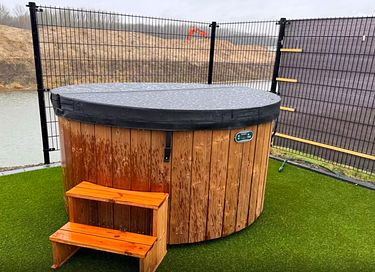 Vacation villa (10p) with hot tub by the water - 3