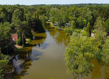Overnachten in een unieke grasdakwoning - 11