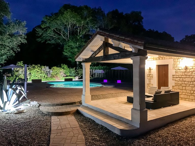 Rustig gelegen villa met zwembad en spa - 1
