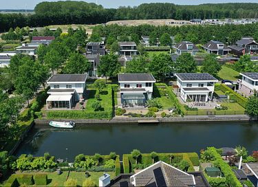 Villa met tuin en wellness aan het water - 37