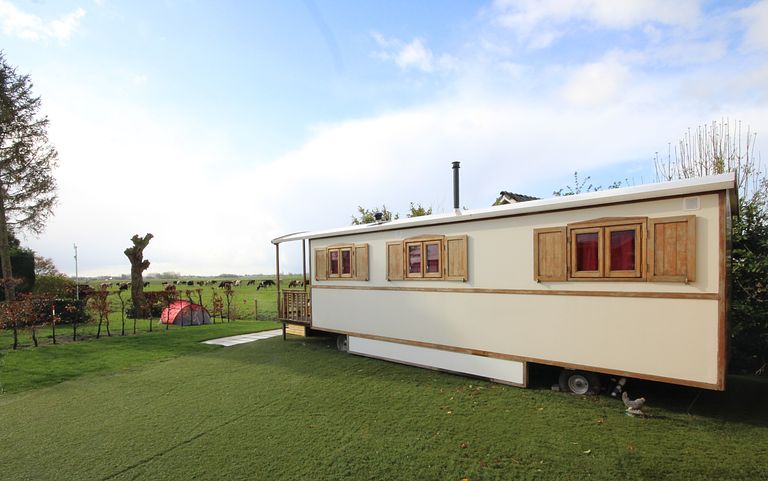 Leuke pipowagen op een kleinschalige camping - 1