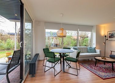 Bungalow with a covered patio in Zeeland - 9