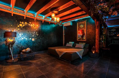 Luxury private wellness suite with pool - 5