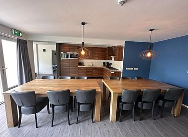 Group accommodation (12p) on a nice park - 2