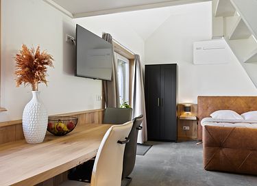 Luxe kapschuur in Friese natuur met jacuzzi - 10