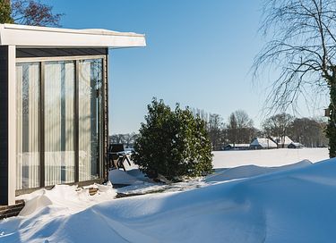 4-persoons lodge met een terras aan het water - 17