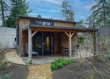 Knus tiny house (4p) op park in de bossen