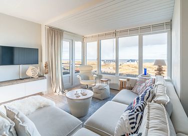 Apartment with sea view and balcony