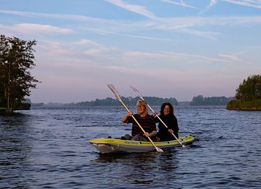 Retro caravan aan de Vinkeveense Plassen - 23