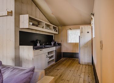 Luxury glamping lodge with private hot tub - 7