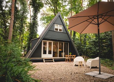 Maison romantique dans la forêt avec salle de bain
