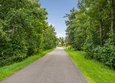 Luxe kapschuur in Friese natuur met jacuzzi - 24