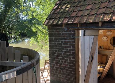 Cottage mit Whirlpool direkt am Teich - 32