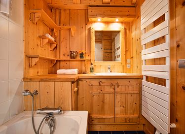 Chalet tussen de bergen met uitzicht - 5