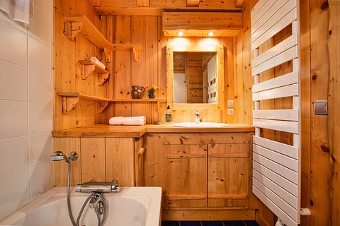 Chalet tussen de bergen met uitzicht - 5