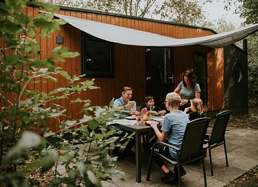 Uniek tiny house op familiecamping - 1