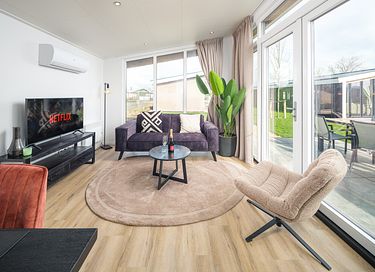 Luxury vacation home with hot tub in Zeeland - 3