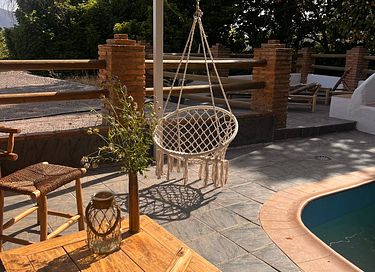 Rustikale Hütte mit Pool, Bergblick und Garten - 30