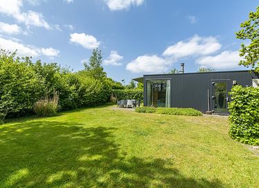 Bungalow met omheinde tuin bij de kust - 24