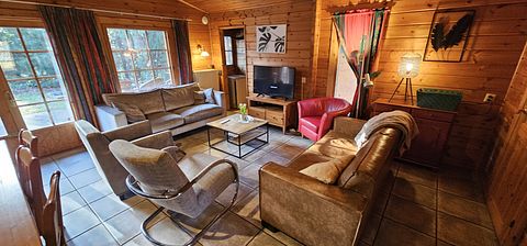 Cabane en rondins robuste (8 personnes) dans la forêt - 4