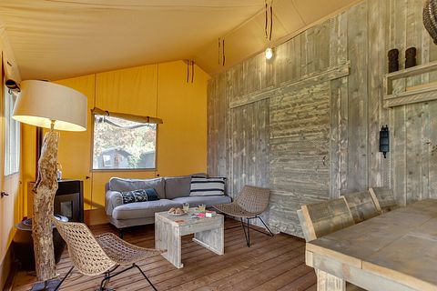 Luxury safari tent in versatile vacation park - 4