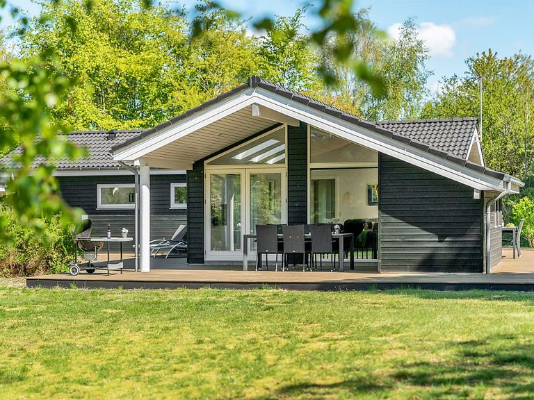 Vakantiehuis midden in het bos in Ebeltoft - 1