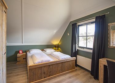 Attractive vacation home with whirlpool - 12