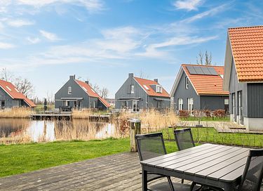 Water villa in Friesland for 2 to 4 people - 10