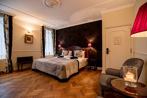 Passez la nuit dans la suite nuptiale du domaine. - 2
