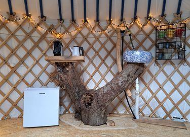 Belle yourte sur un mini camping confortable - 8
