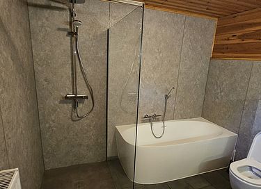 Grande maison en bois dans la forêt avec sauna privé - 18
