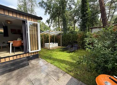 Chalet met ruime tuin en jacuzzi