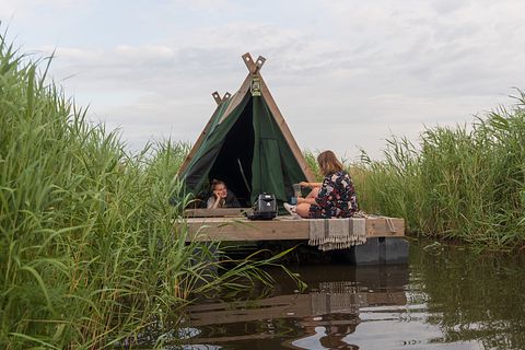 Unique stay on a motorized raft - 4