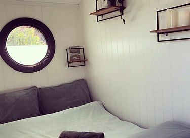 Cozy houseboat on the water in Gelderland - 8