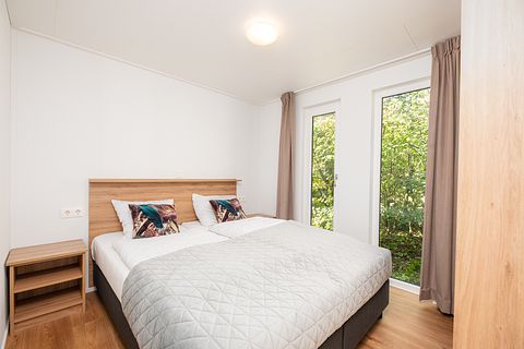 Designer cabin overlooking a river - 5