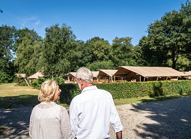 Luxury glamping lodge with private hot tub - 20