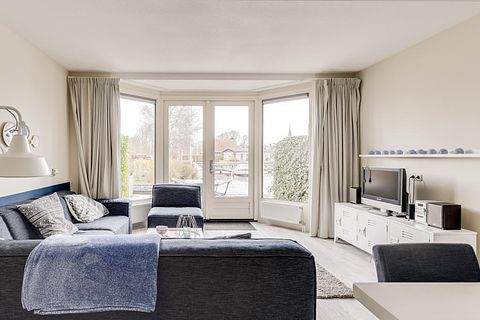 Vakantiewoning (6p) aan haven in Friesland - 3